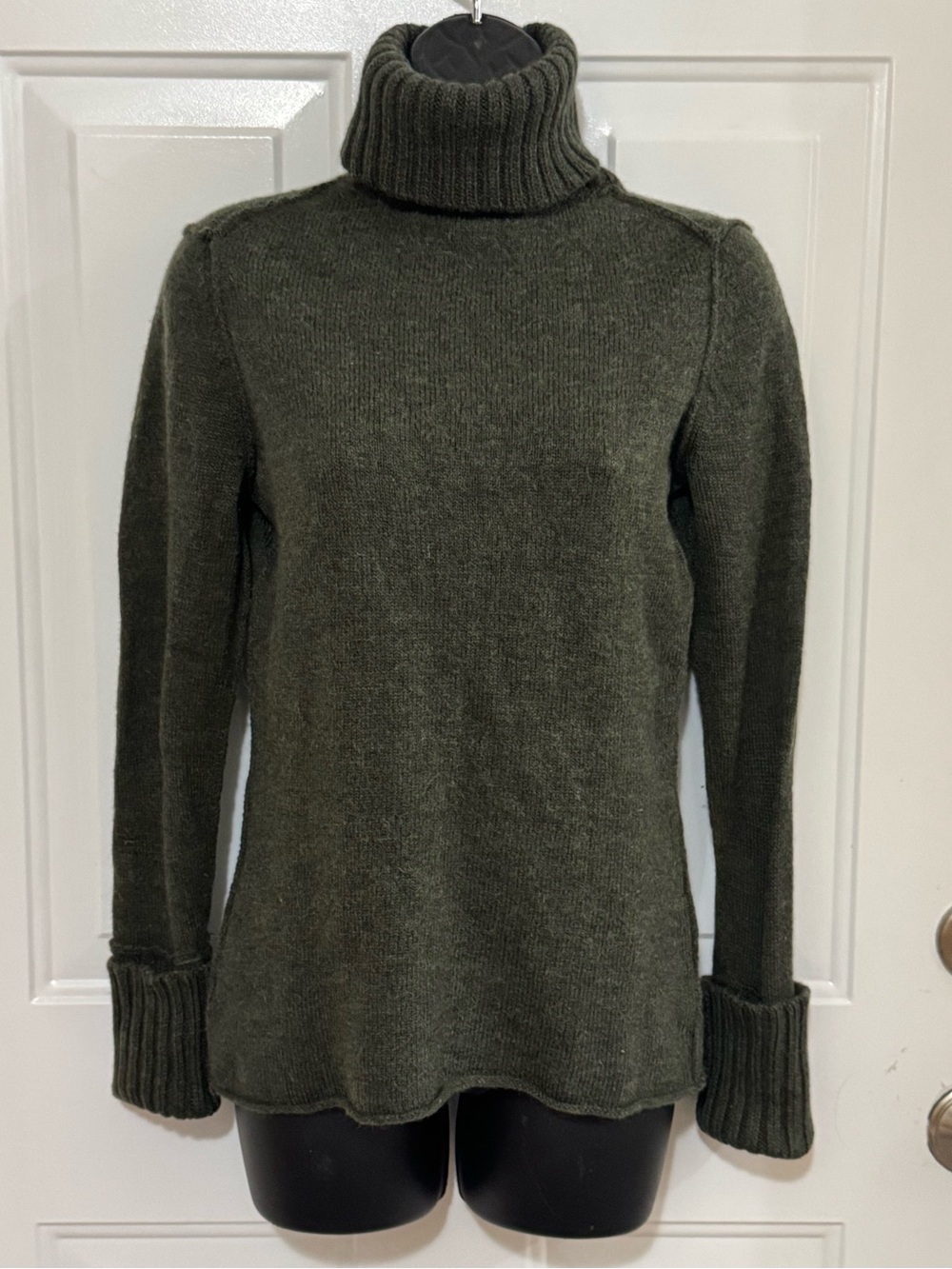 Banana Republic, Extra Fine Italian Merino Wool, Ribbed Turtleneck,